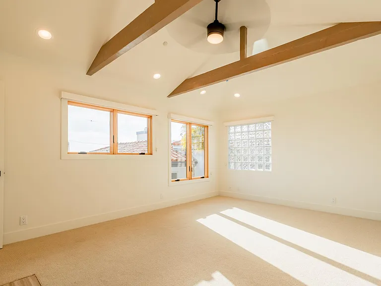 2312 Cambridge Ave — Photo 32