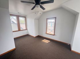 2906 W McLean Ave, Chicago, IL