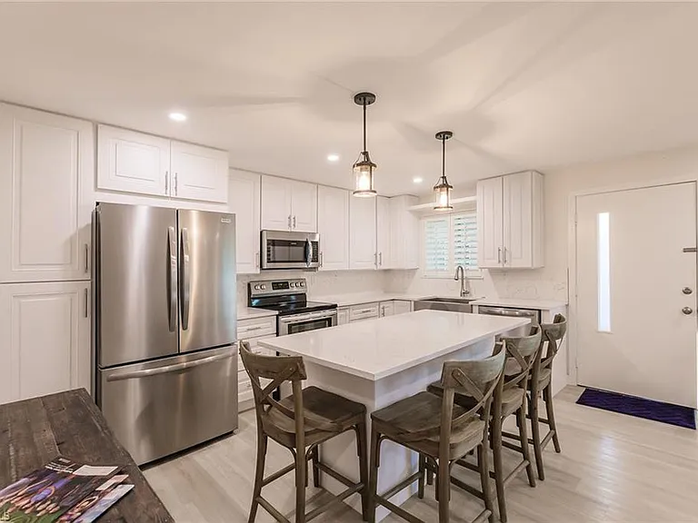 527 Broad Ave S #527 — Photo 9
