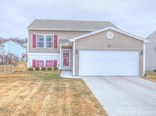 11629 Barnsley Rd SE, Lowell, MI 49331