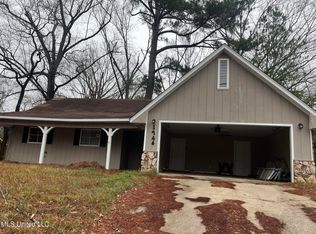 1746 Casteel Dr, Jackson, MS 39204