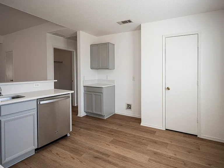 8924 King St — Photo 13