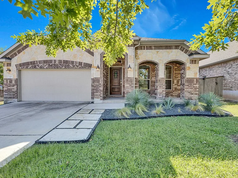 120 Lily Turf Cv — Photo 30