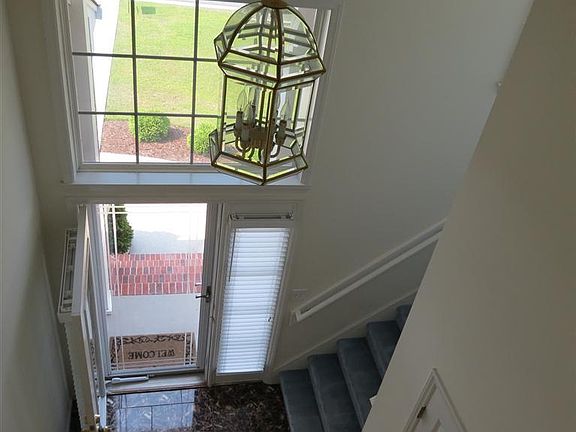 3rd image of 724 Tiara Dr