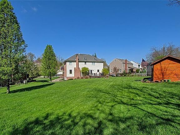 3rd image of 1020 Manor Vue Ct