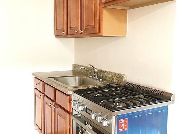 5th image of 5625B N Winthrop Ave #800