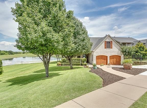 3rd image of 2901 Shoreline Dr