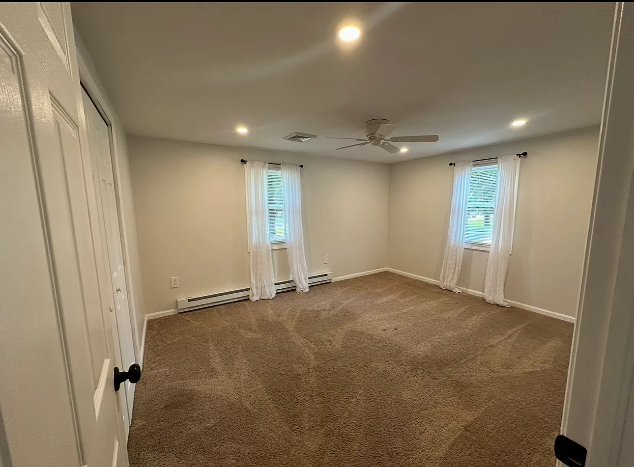 2 bed, 864 sqft, $2,300 — Photo 4