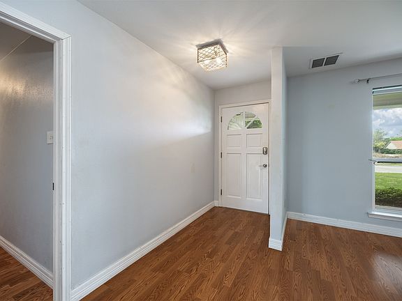 5th image of 4006 Southridge Dr