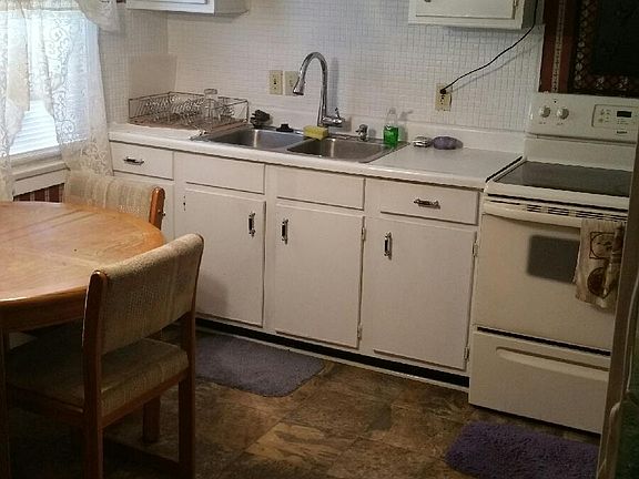 4th image of 776 Manorcrest Dr
