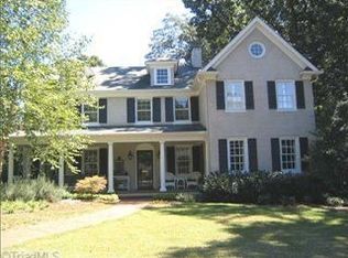 833 Roslyn Rd, Winston Salem, NC 27104