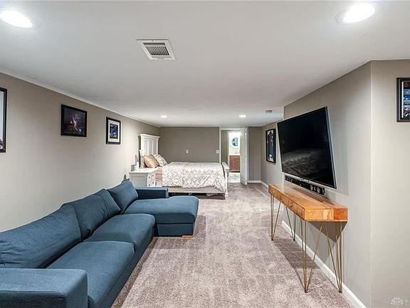 5th image of 2129 Knoll Dr