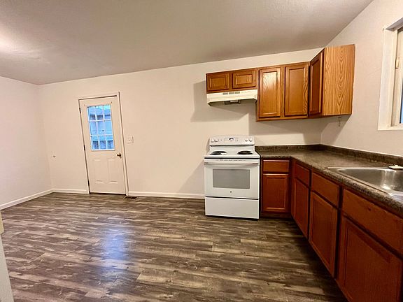 4th image of 256A-256B College St #C256b