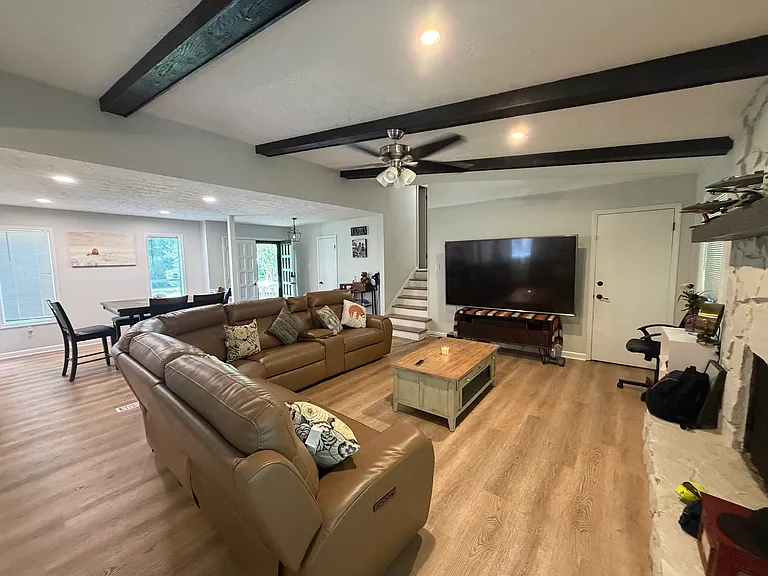 2532 Hidden Hills Dr — Photo 2