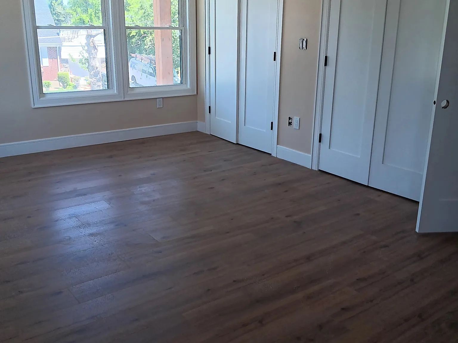 5 bed, 2243 sqft, $6,000 — Photo 2