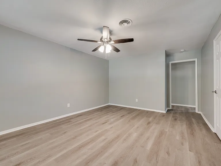 113 N Wisteria St — Photo 5
