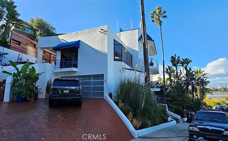 8109 Sinaloa Rd — Photo 1