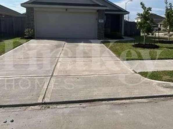 4151 Saw Mill Peak Ln, Baytown, TX 77521