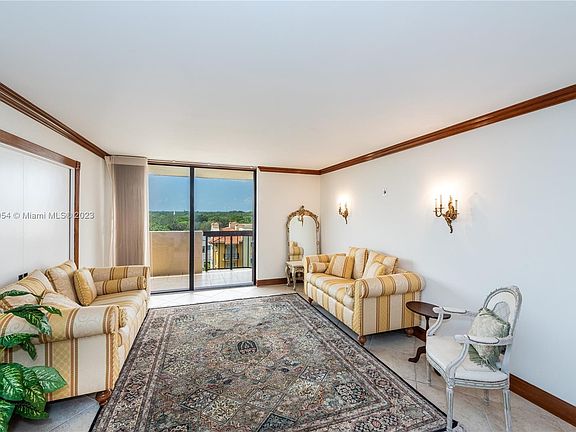 2nd image of 600 Biltmore Way APT 810