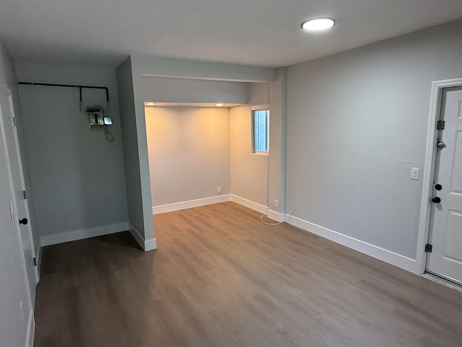 1 bed, 1.0 bath, 6524 sqft, $1,900 — Photo 3