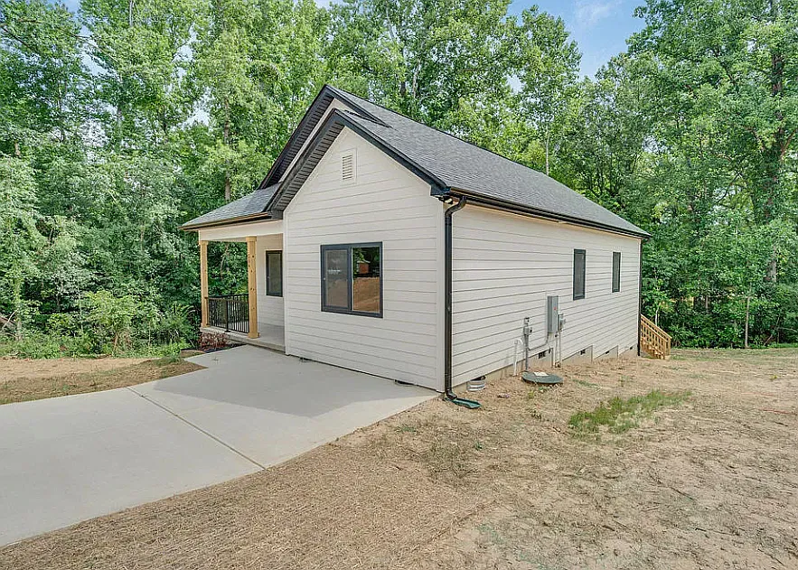504 North Drive - 1 — Photo 2