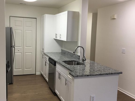 3rd image of 7101 Biltmore Dr