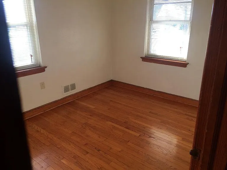 2702 Parkview Dr #A — Photo 6