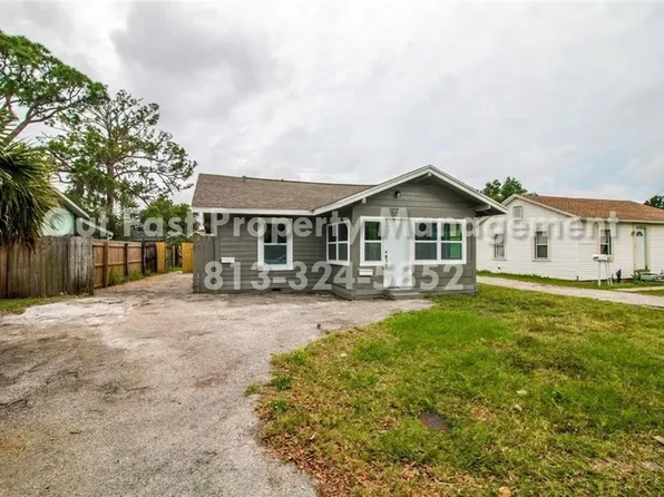 226 SW Lincoln Cir N APT B, Saint Petersburg, FL 33703
