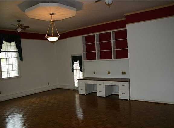 3rd image of 4742 Woodland Hills Dr