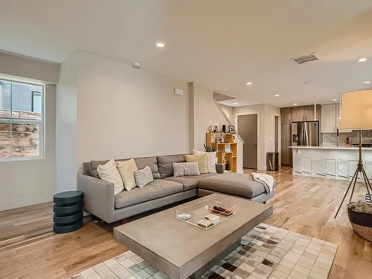 1456 N Zenobia St — Photo 4
