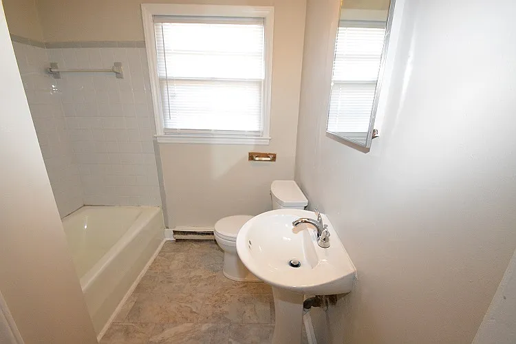 1410 Ardmore Dr — Photo 7