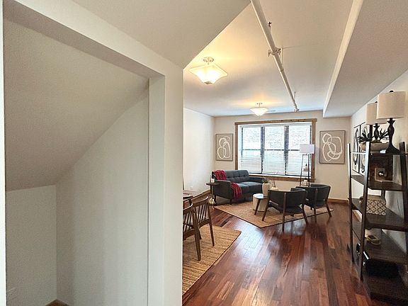 5th image of 4600 S Ellis Ave #209