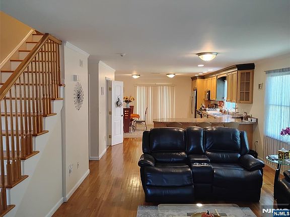 2nd image of 277 3rd St