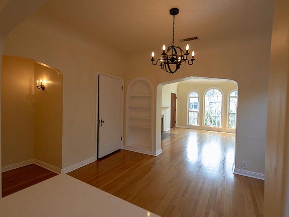 4th image of 840 N Curson Ave