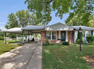 3212 Highgate Ln, Saint Charles, MO 63301