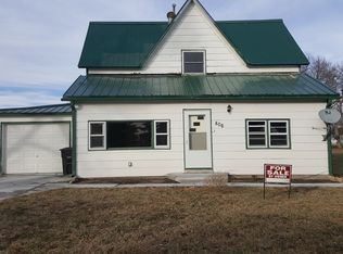 806 6th St, Edgar, NE 68935
