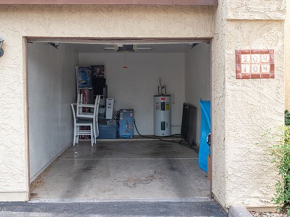 1 Car Garage
