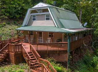 374 Runaway Hills Rd, Franklin, NC 28734