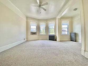 Rented by Zikos Realty Services