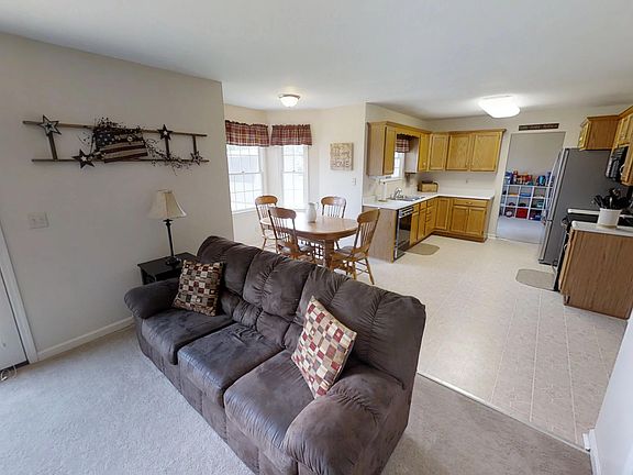 3rd image of 703 Heritage Dr