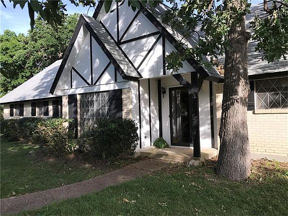 3rd image of 1524 Sheridan Trl