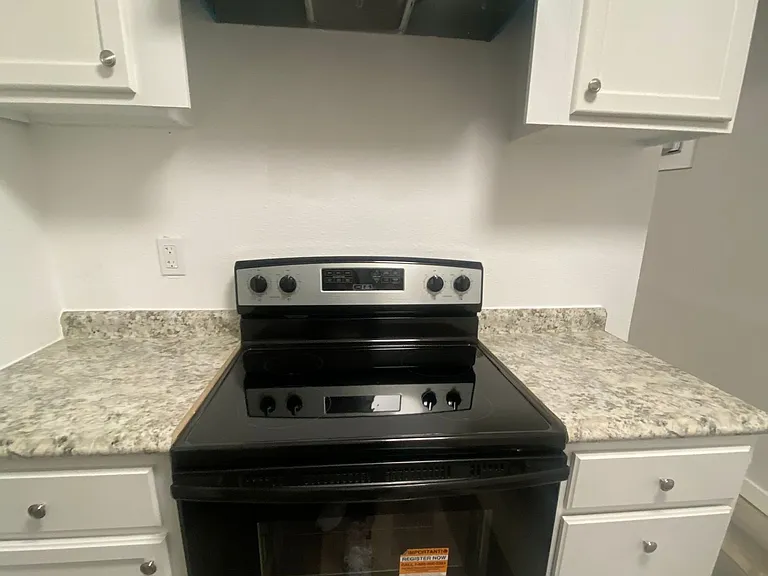 Cedar Crest Apartments — Photo 3