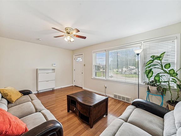 5th image of 10610 Saint Edmund Ln