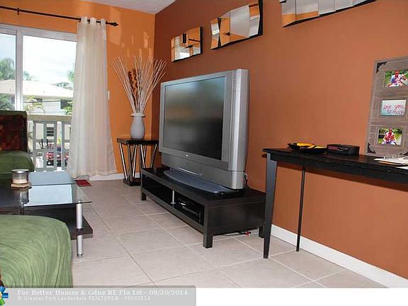 4th image of 1475 SE 15th St APT 201
