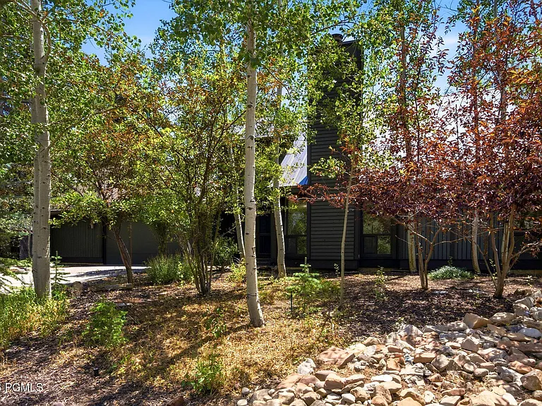 19 Payday Dr — Photo 39