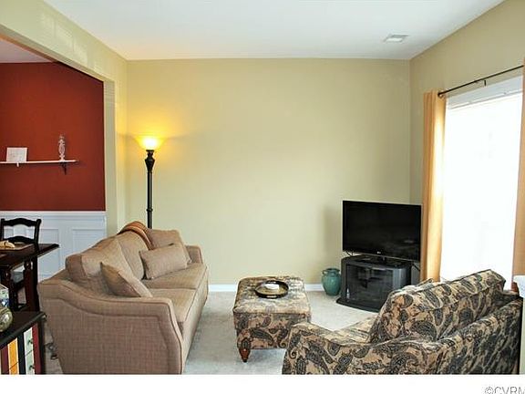 3rd image of 9822 Magnolia Pointe Cir #9822