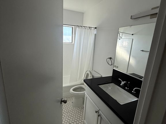 5th image of 5068 Franklin Ave APT 201