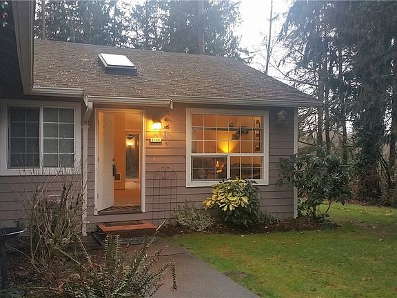 3rd image of 3806 109th Ave NE