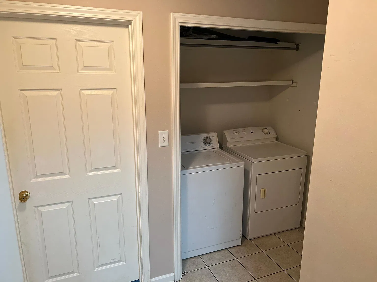 3 bed, 1400 sqft, $1,600 — Photo 2