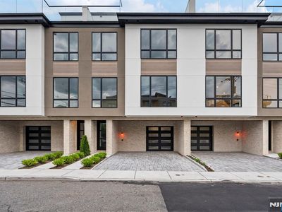 2282 7th St, Fort Lee, NJ, 07024